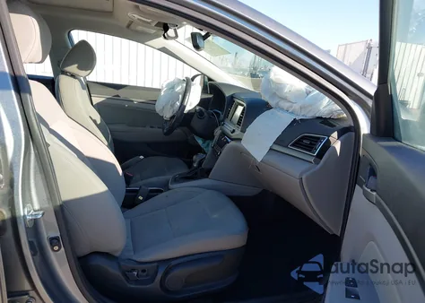 2018 Hyundai Elantra Value Edition из США, поврежденный, VIN KMHD84LF5JU556490